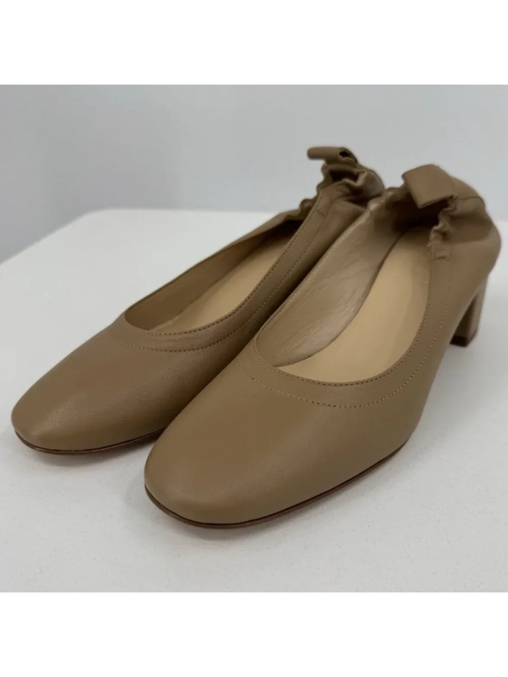 Everlane Italian Leather Day Heel Light Taupe 6.5 Women's Elastic Back Comfort